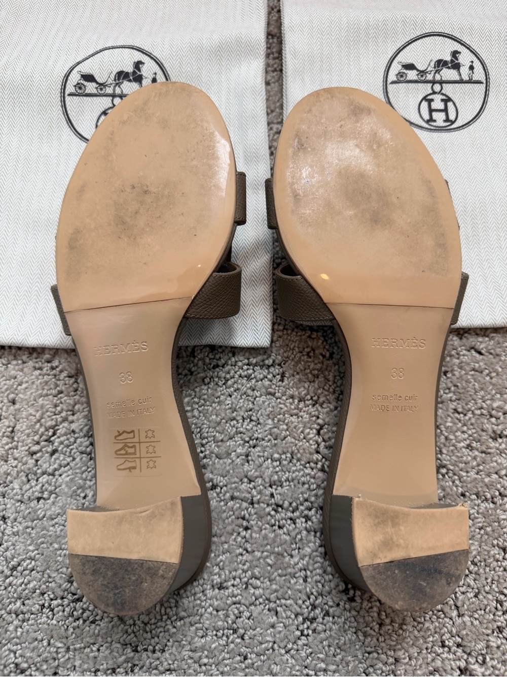 Authentic Hermes Oasis Slide Mules in Taupe Leather Sz 38 - Picture 5 of 8